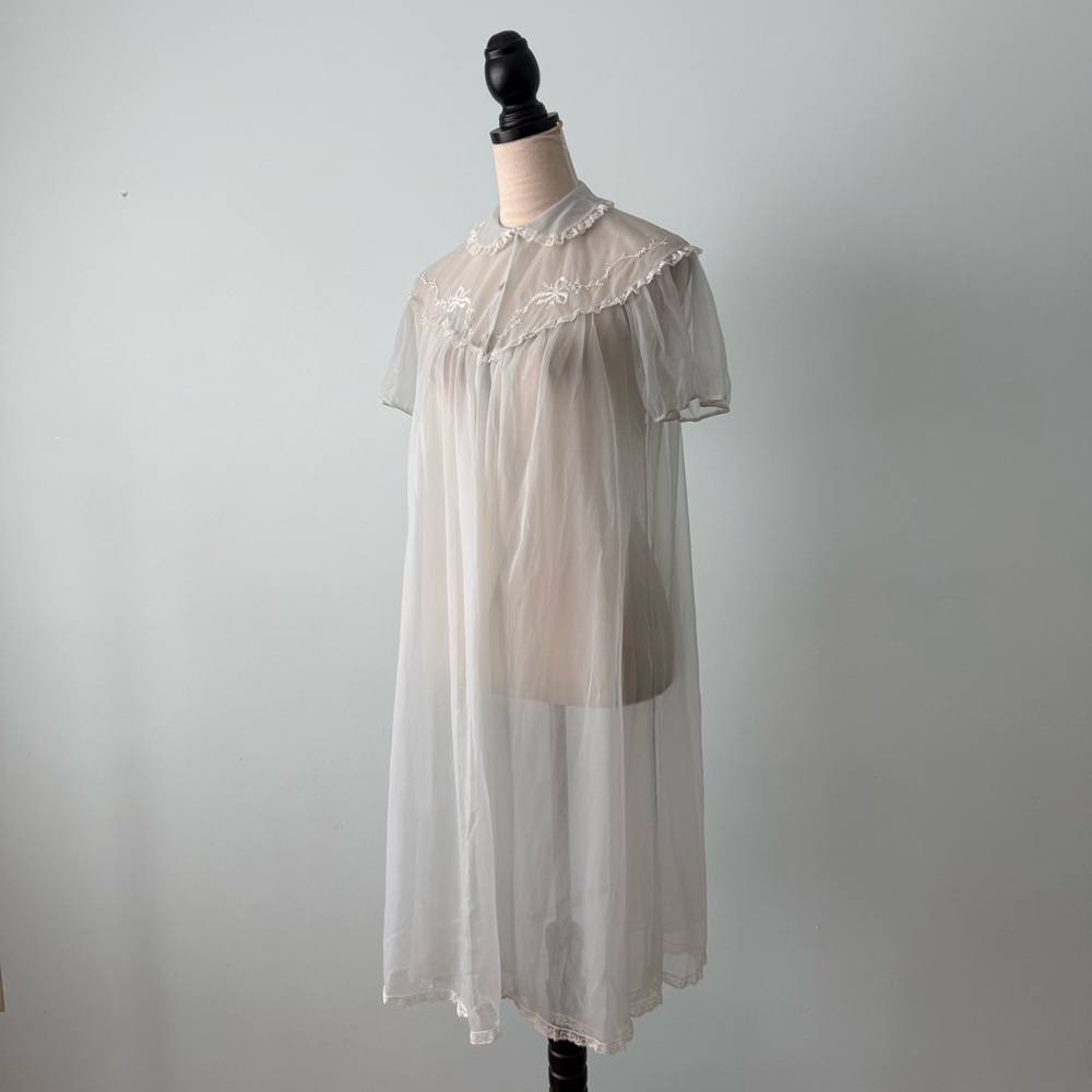 🤍 Rogers Vintage Sheer Peignoir Nightgown Light Blue Embroidered Front & Back 🤍 - Picture 6 of 14
